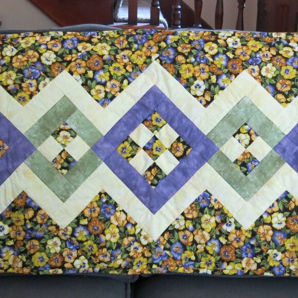 Vintage 2003 Handmade Floral Geometric Purple Yellow Pansies Table Runner Quilt - Picture 2 of 9